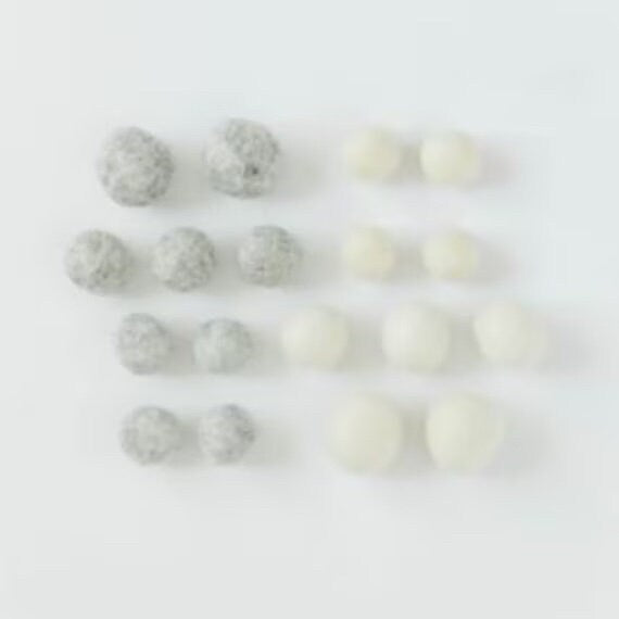 Kimberbell Kimberbellishments Winter Wonderland Wool Felt Balls (18 Balls Various Sizes)