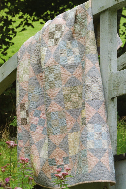David & Charles Pam & Nicky Lintott Jelly Roll Quilts Pattern Book - 17 Projects Per Book (Softcover)