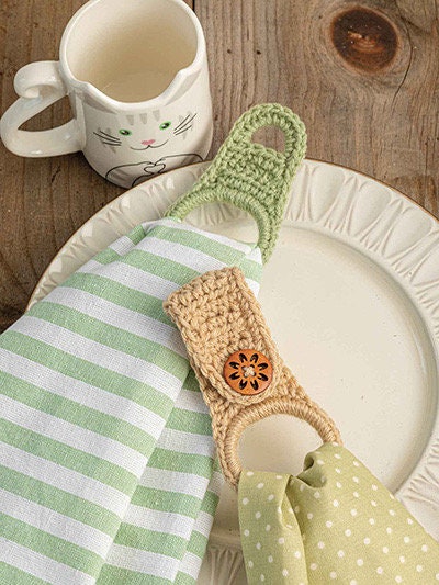Annie's Crochet Make-it-Tonight Towel Toppers - 12 Projects Per Pattern Book