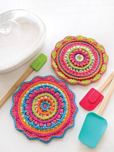 Annie's Crochet Make It in a Weekend! Hot Pads Pattern Book - 14 Projects Per Pattern Book