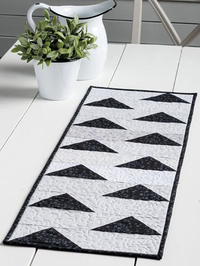 Annie's Quilting Quilting For the Home Pattern Book - 11 Timeless Projects Per Book