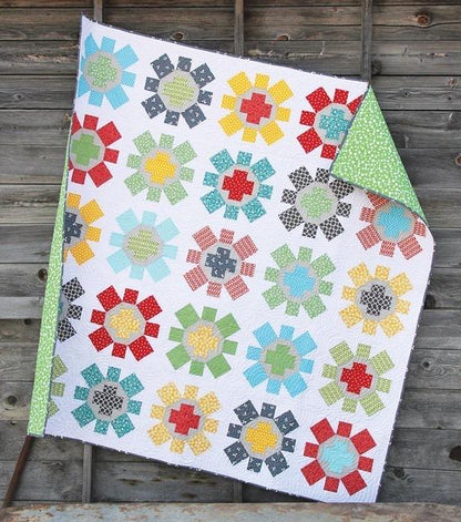 Cluck Cluck Sew Spin Cycle Quilt Pattern Finished Size: 75"x75"