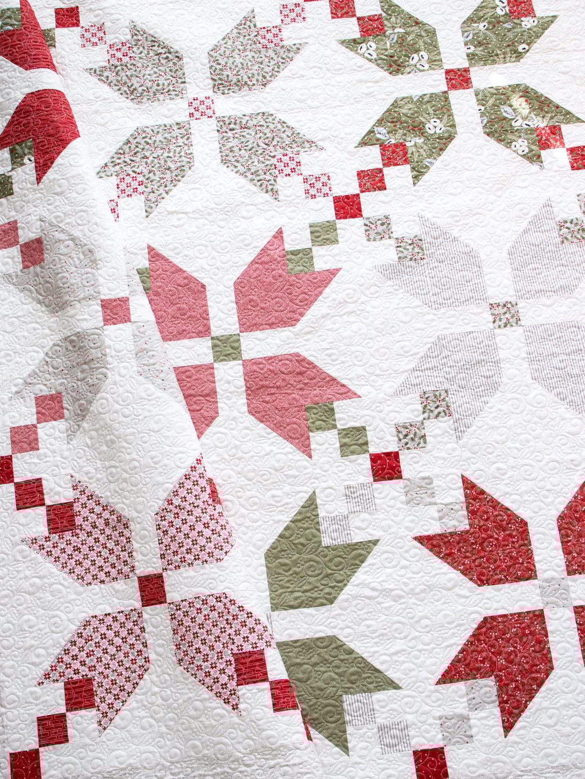 Lella Boutique Figgy Pudding Quilt Pattern Finished Size: 70.5"x70.5" #202