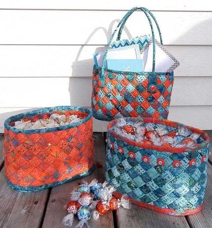 Aunties Two Diagonally Woven Baskets Pattern Finished Size: 5"x9"x6" AT286
