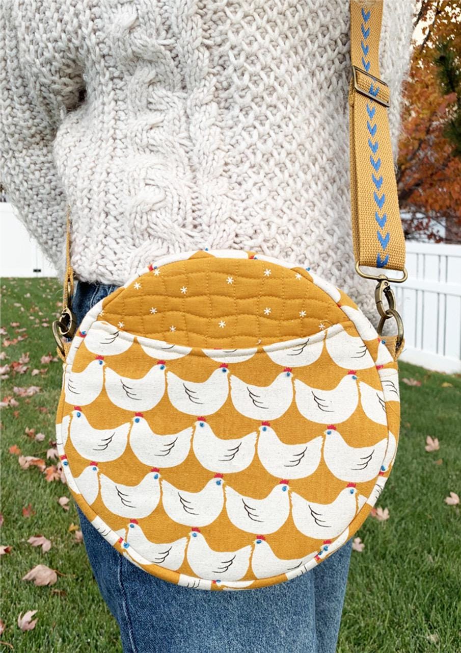 Cotton Street Commons Roundabout Bag Pattern Finished Size: 9"x3"