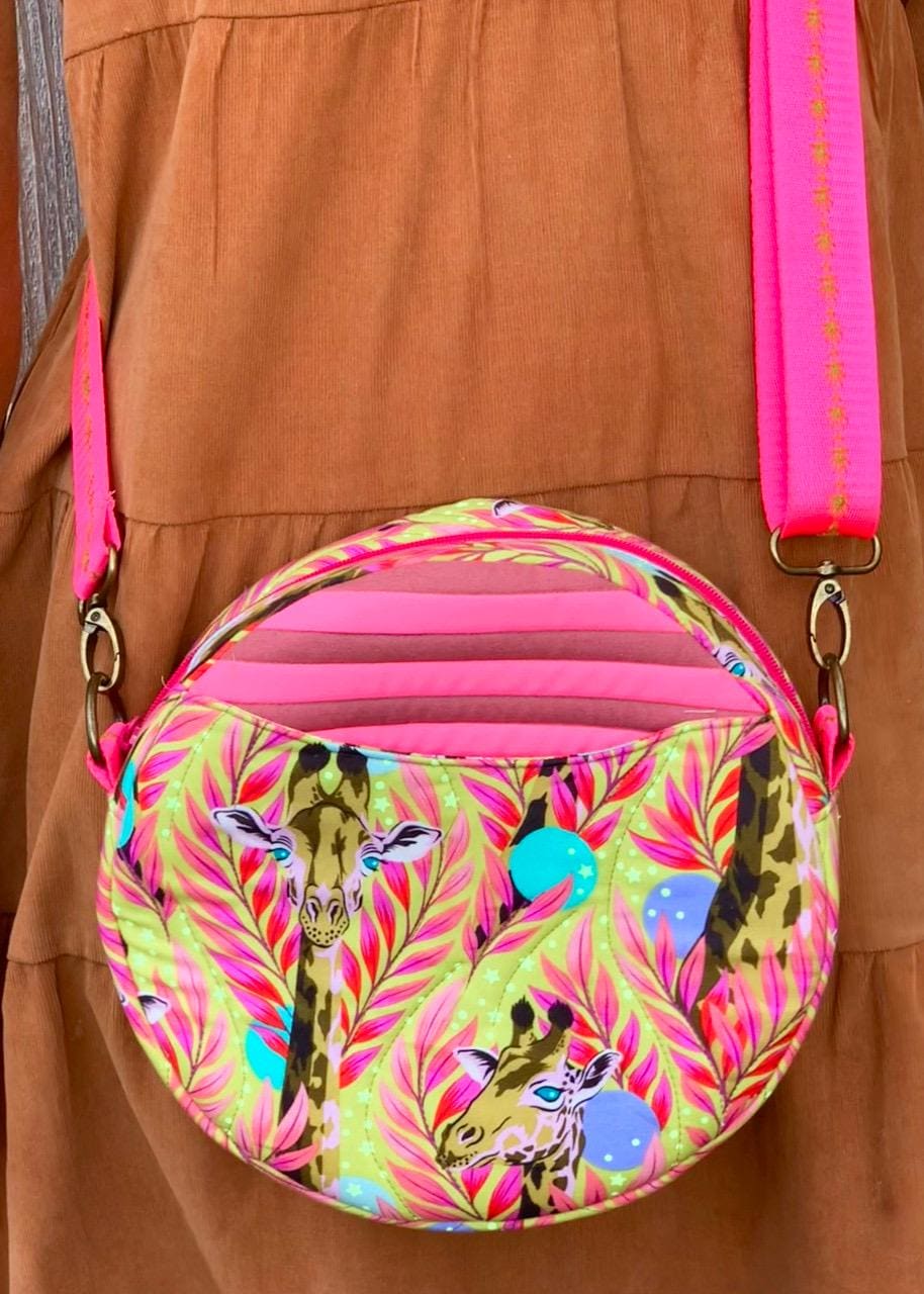 PDF Cotton Street Commons Roundabout Bag Pattern Finished Size: 9"x3"