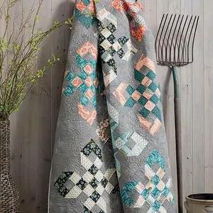 Doug Leko Antler Quilt Designs English Knot Quilt Pattern Finished Size: 68"x91"