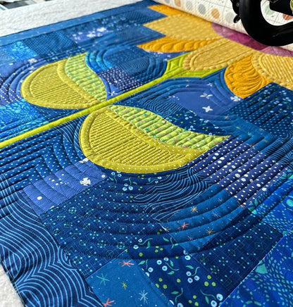 Sew Kind of Wonderful Posh Sunflower Quilt Pattern Finished Size: 28"x42"