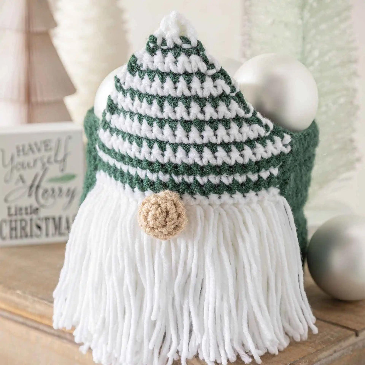 Annie's Crochet Happy Holidays in Crochet - 20 Projects Per Pattern Book