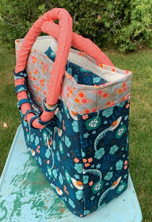 Cotton Street Commons The “Queenie” Bag Pattern Finished Size 17”x20”