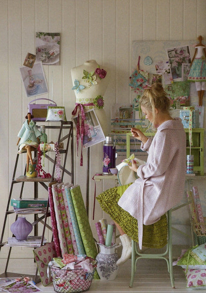 Tilda Quilts Tilda's Studio - Over 50 Fresh Projects For You and Your Home (Softcover)