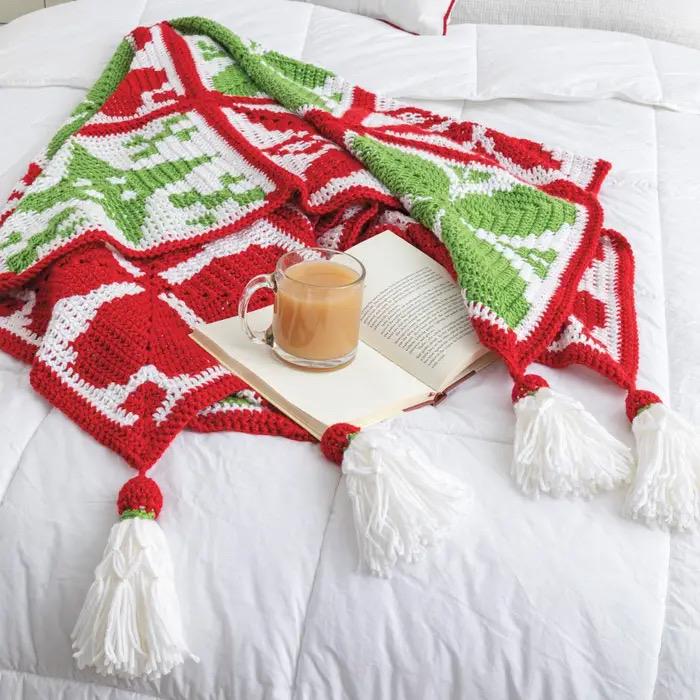 Annie's Attic Crochet Festive Christmas Crochet Afghans (Softcover) 871890