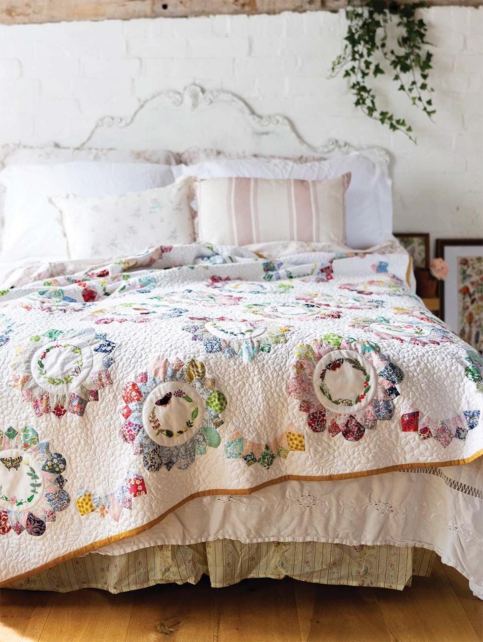 Alice Garrett Alice's Country Diary Quilt - A Quilting Journey Through The Seasons With English Paper Piecing & Hand Embroidery (Hardcover)