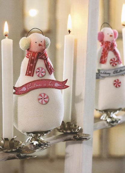 Tilda's Christmas Ideas - A Magical Collection of Seasonal Projects, Bursting with Pretty Decorations and Unique Gift Ideas (Softcover)