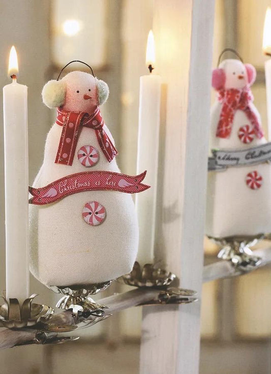 Tilda's Christmas Ideas - A Magical Collection of Seasonal Projects, Bursting with Pretty Decorations and Unique Gift Ideas (Softcover)