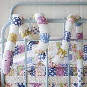 Tilda's Toy Box - Sewing Patterns For Soft Toys and More From The Magical World of Tilda (Softcover)