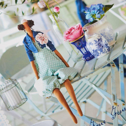 Tilda's Spring Ideas - Simple Sewing Projects and Papercraft Ideas with Tilda Fabrics and Embellishments (Softcover)